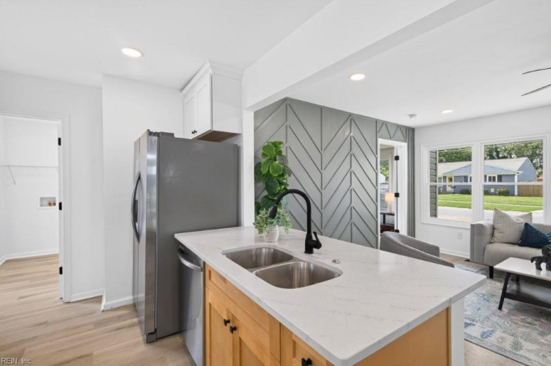 Photo 16 of 39 residential for sale in Norfolk virginia