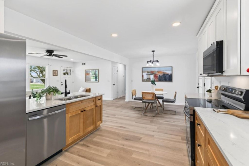Photo 18 of 39 residential for sale in Norfolk virginia