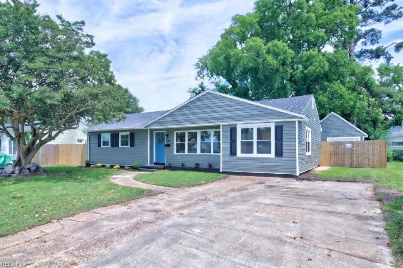 Photo 3 of 39 residential for sale in Norfolk virginia