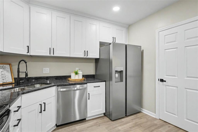 Photo 10 of 29 residential for sale in Newport News virginia