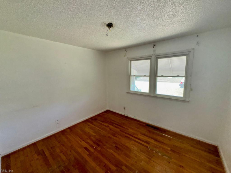 Photo 15 of 17 residential for sale in Portsmouth virginia Photo 15 of 17 residential for sale in Portsmouth virginia