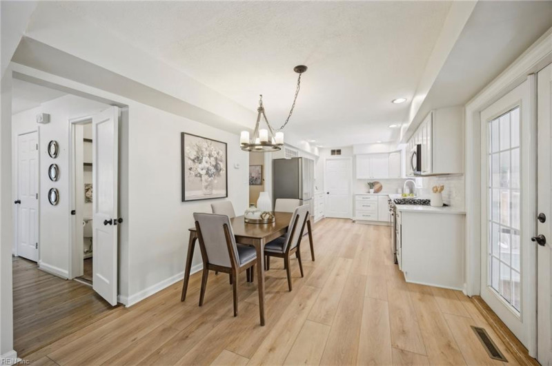 Photo 13 of 49 residential for sale in Virginia Beach virginia