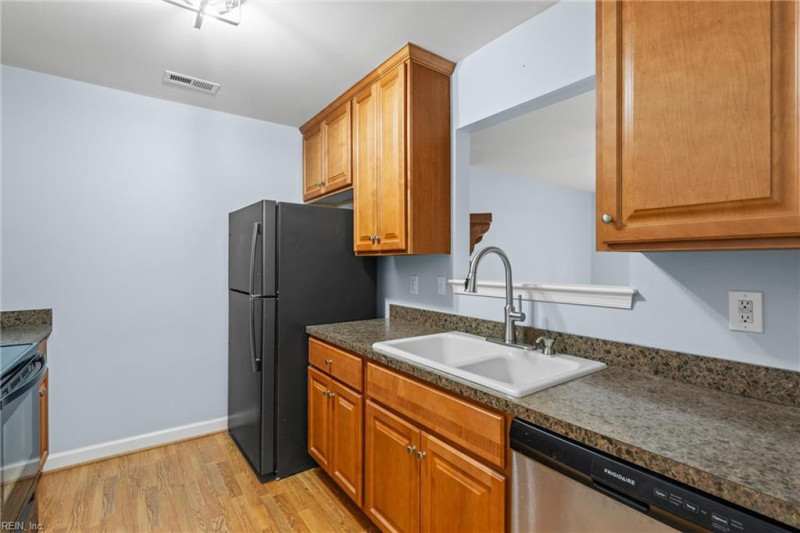 Photo 8 of 15 residential for sale in Hampton virginia