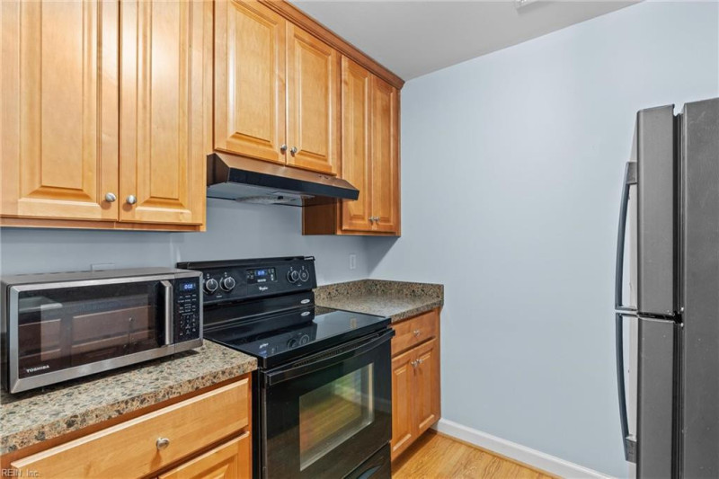 Photo 9 of 15 residential for sale in Hampton virginia