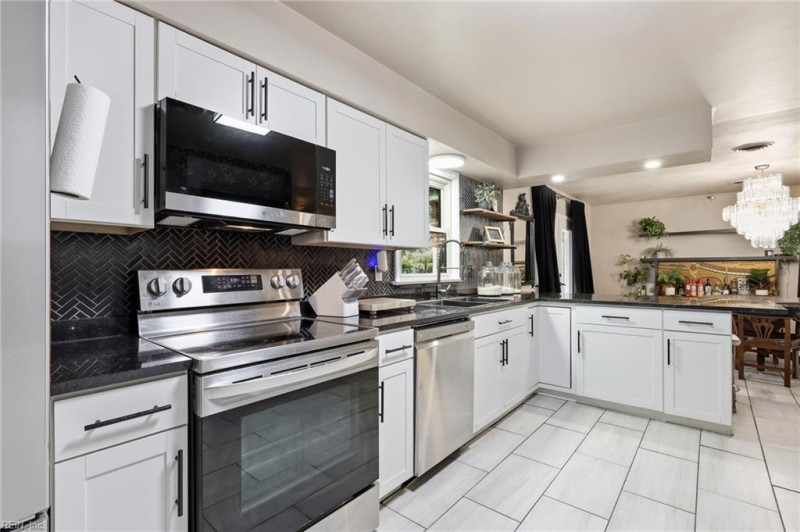 Photo 10 of 30 residential for sale in Virginia Beach virginia