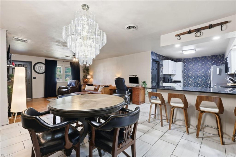 Photo 11 of 30 residential for sale in Virginia Beach virginia