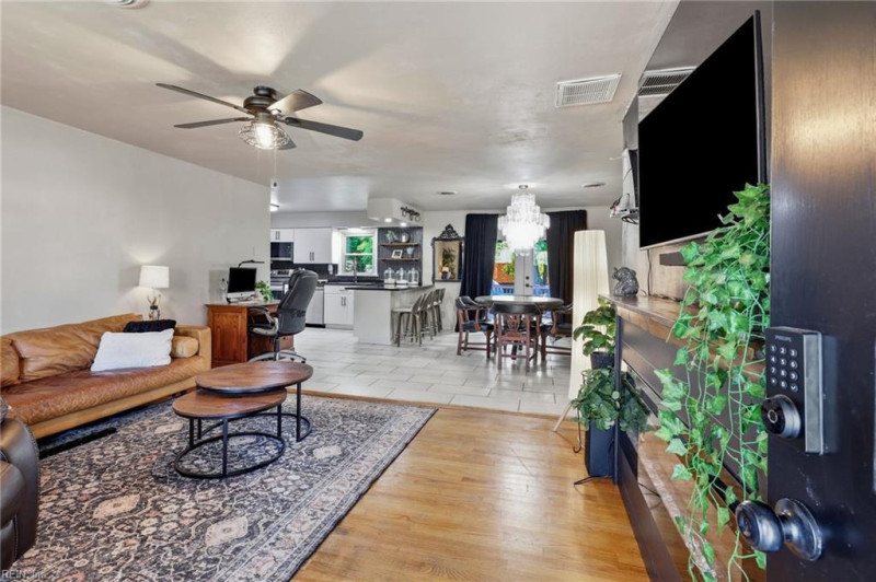 Photo 3 of 30 residential for sale in Virginia Beach virginia