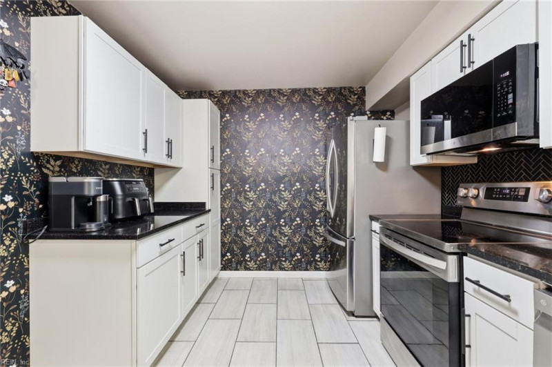 Photo 9 of 30 residential for sale in Virginia Beach virginia