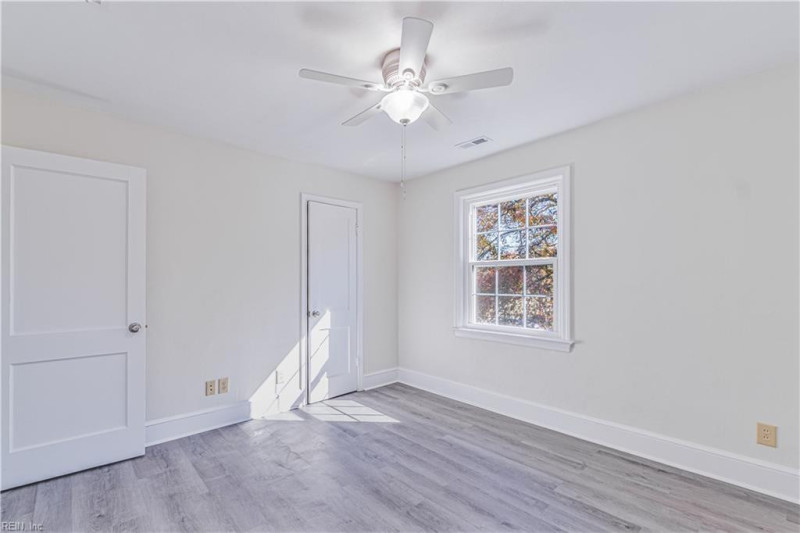 Photo 17 of 20 residential for sale in Norfolk virginia