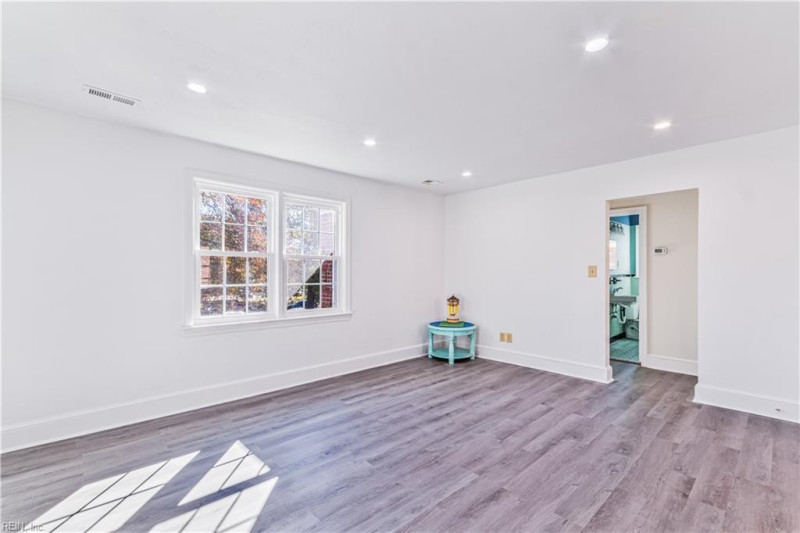 Photo 7 of 20 residential for sale in Norfolk virginia