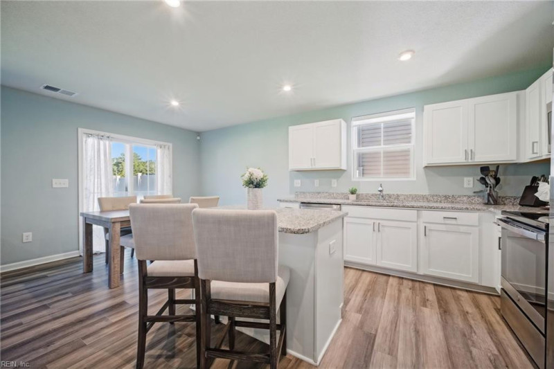 Photo 11 of 43 residential for sale in Portsmouth virginia