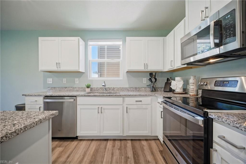 Photo 12 of 43 residential for sale in Portsmouth virginia