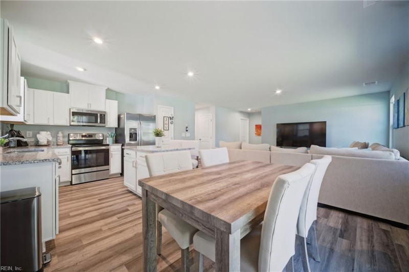 Photo 14 of 43 residential for sale in Portsmouth virginia