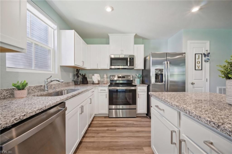 Photo 15 of 43 residential for sale in Portsmouth virginia