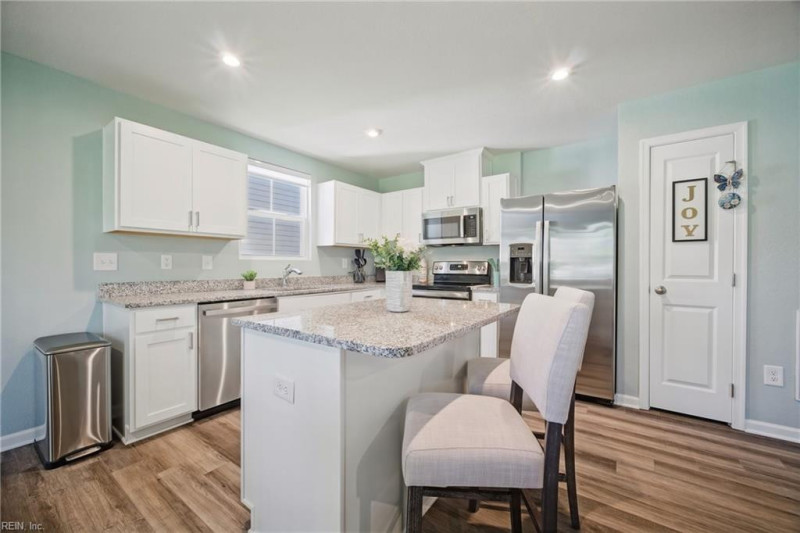 Photo 16 of 43 residential for sale in Portsmouth virginia