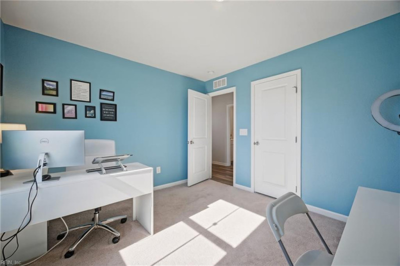 Photo 17 of 43 residential for sale in Portsmouth virginia
