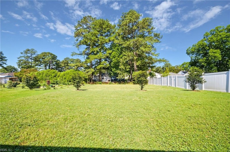 Photo 31 of 43 residential for sale in Portsmouth virginia