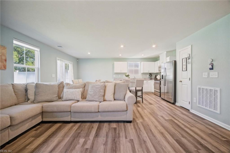 Photo 9 of 43 residential for sale in Portsmouth virginia