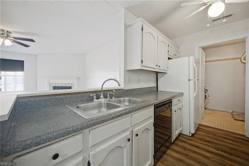 Photo 9 of 19 residential for sale in Norfolk virginia