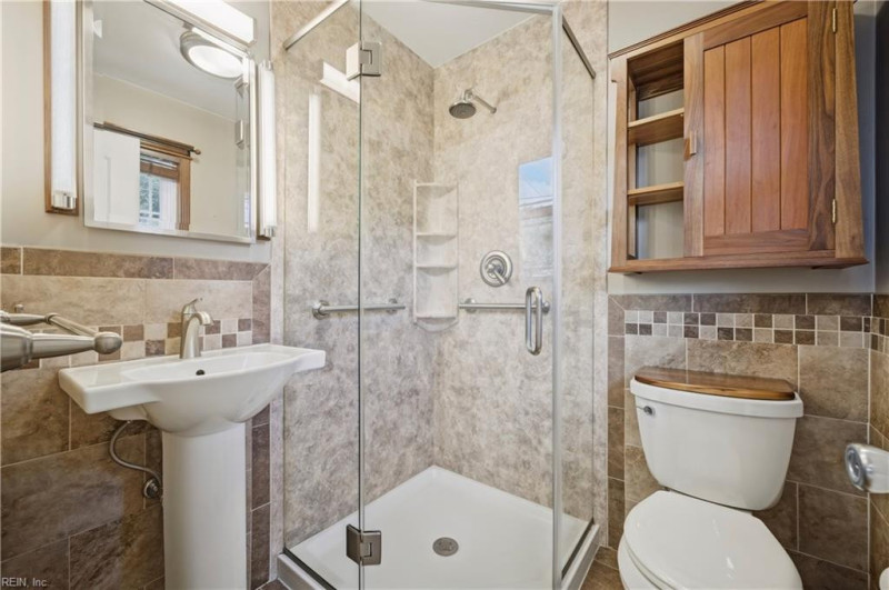 Photo 16 of 30 residential for sale in Virginia Beach virginia