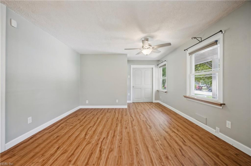 Photo 5 of 30 residential for sale in Virginia Beach virginia