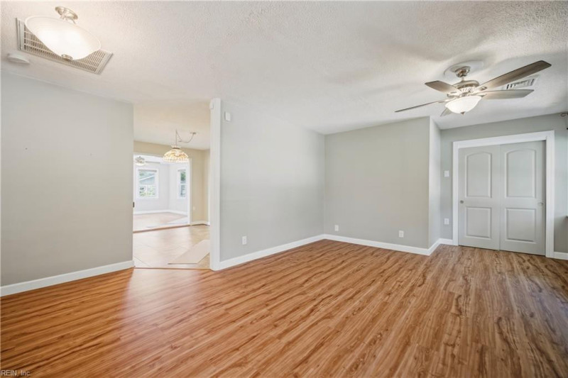 Photo 6 of 30 residential for sale in Virginia Beach virginia