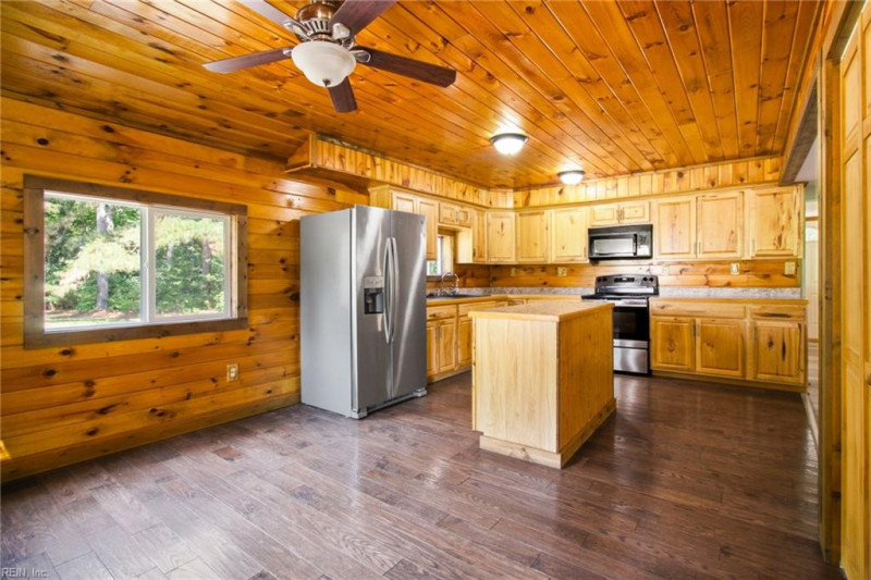 Photo 12 of 44 residential for sale in Isle of Wight County virginia