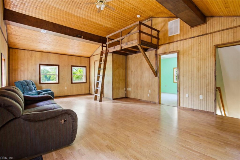 Photo 25 of 44 residential for sale in Isle of Wight County virginia