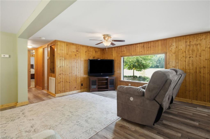 Photo 4 of 44 residential for sale in Isle of Wight County virginia