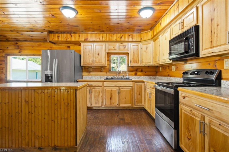 Photo 8 of 44 residential for sale in Isle of Wight County virginia