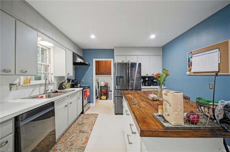 Photo 12 of 47 residential for sale in Virginia Beach virginia