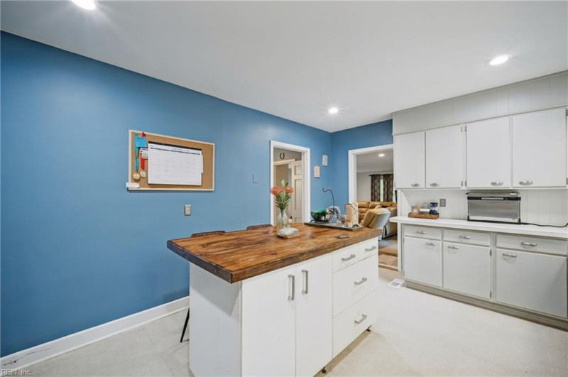 Photo 14 of 47 residential for sale in Virginia Beach virginia