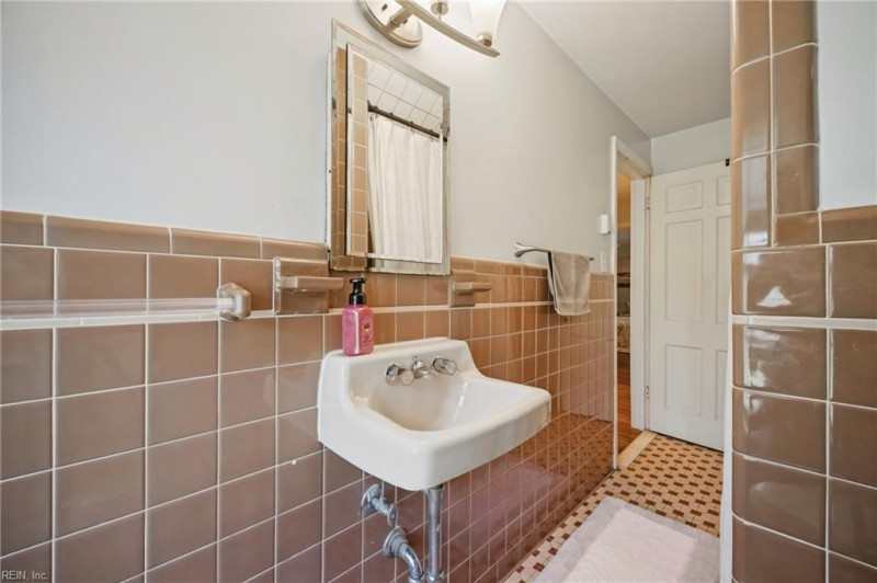 Photo 19 of 47 residential for sale in Virginia Beach virginia