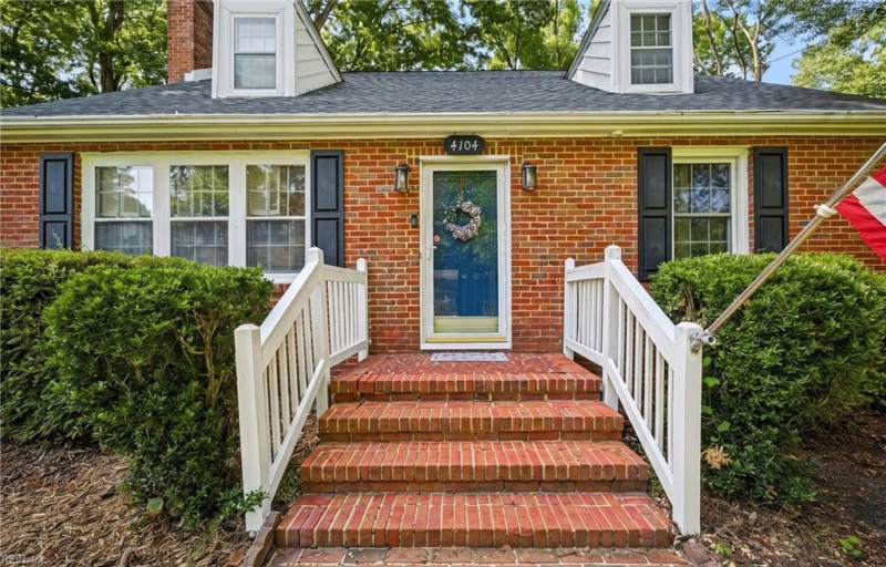 Photo 5 of 47 residential for sale in Virginia Beach virginia