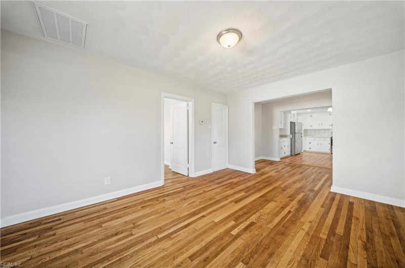 Photo 14 of 32 residential for sale in Portsmouth virginia