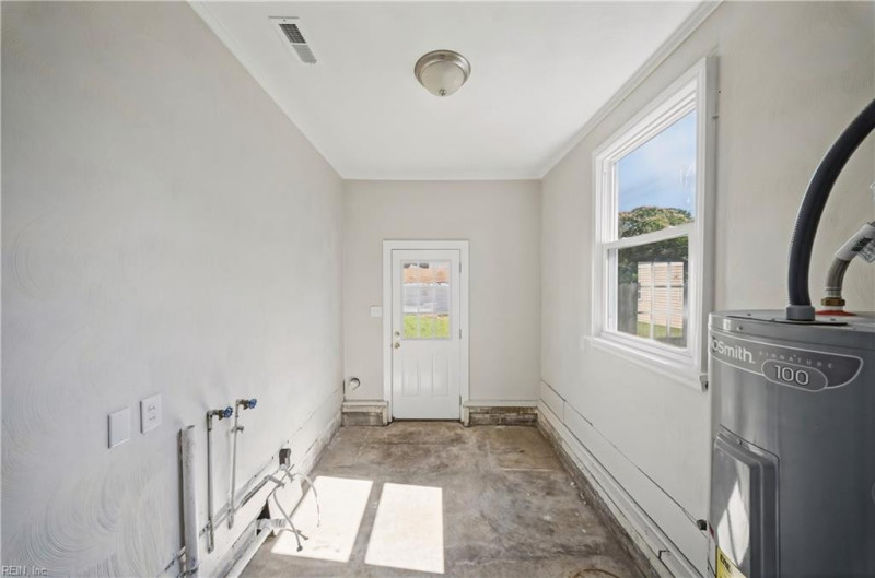 Photo 23 of 32 residential for sale in Portsmouth virginia