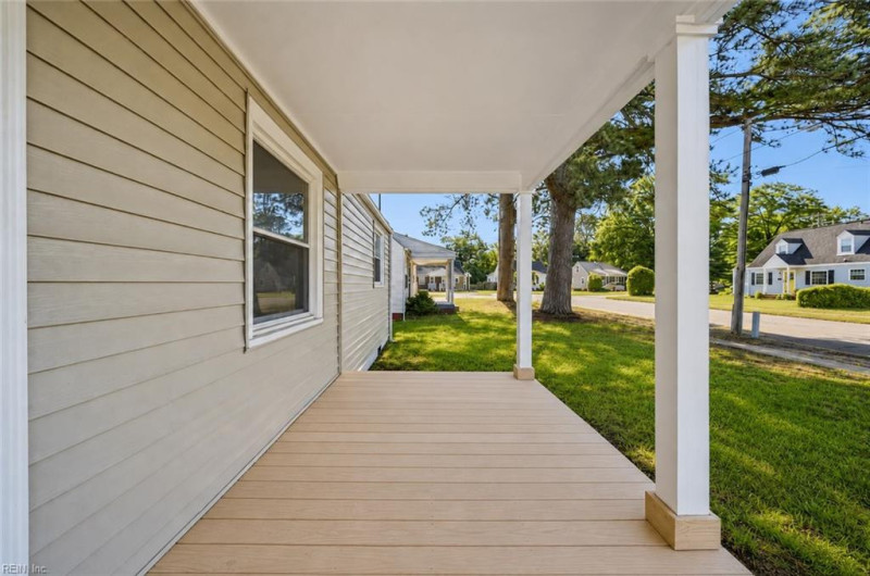 Photo 5 of 32 residential for sale in Portsmouth virginia