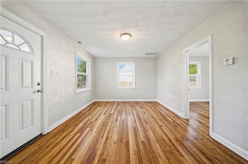 Photo 6 of 32 residential for sale in Portsmouth virginia