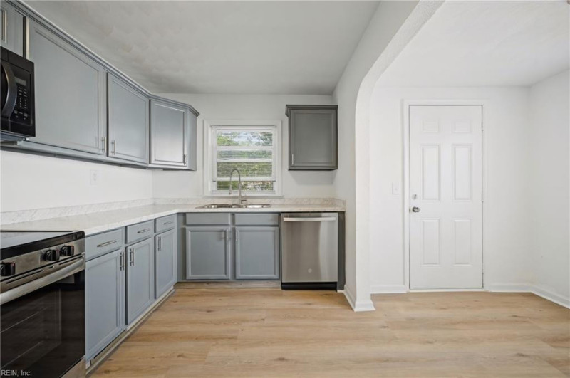 Photo 10 of 32 residential for sale in Portsmouth virginia Photo 10 of 32 residential for sale in Portsmouth virginia