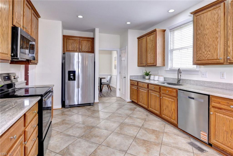 Photo 11 of 48 residential for sale in James City County virginia