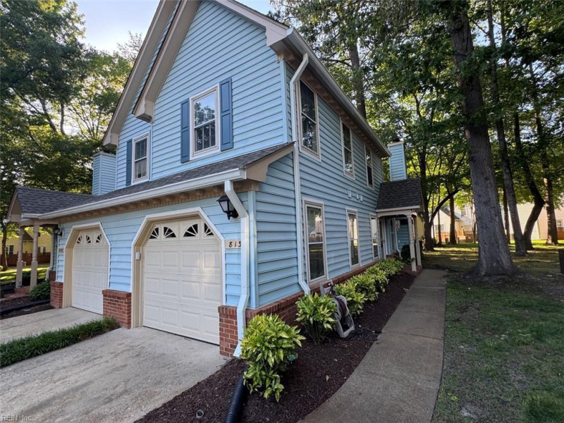 Photo 2 of 8 residential for sale in Chesapeake virginia
