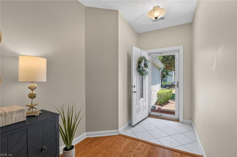 Photo 3 of 39 residential for sale in Virginia Beach virginia