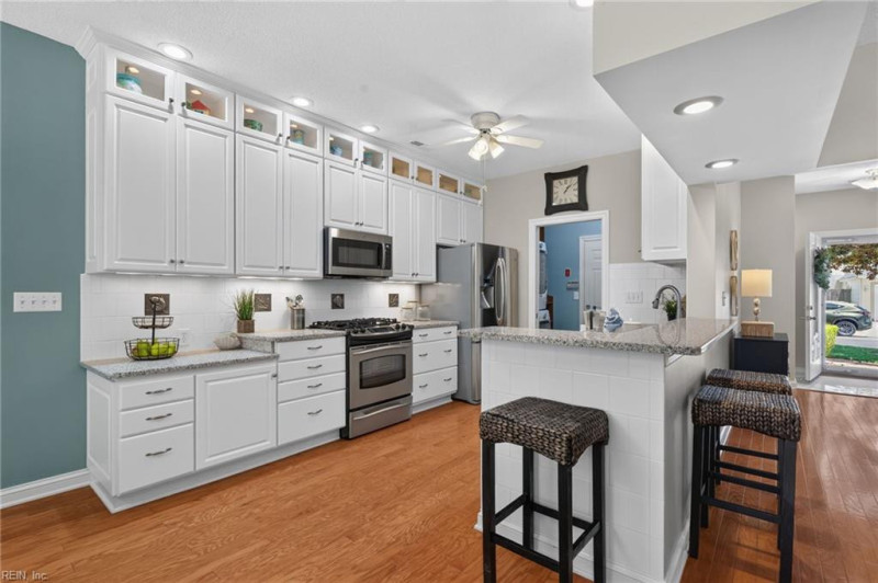 Photo 6 of 39 residential for sale in Virginia Beach virginia