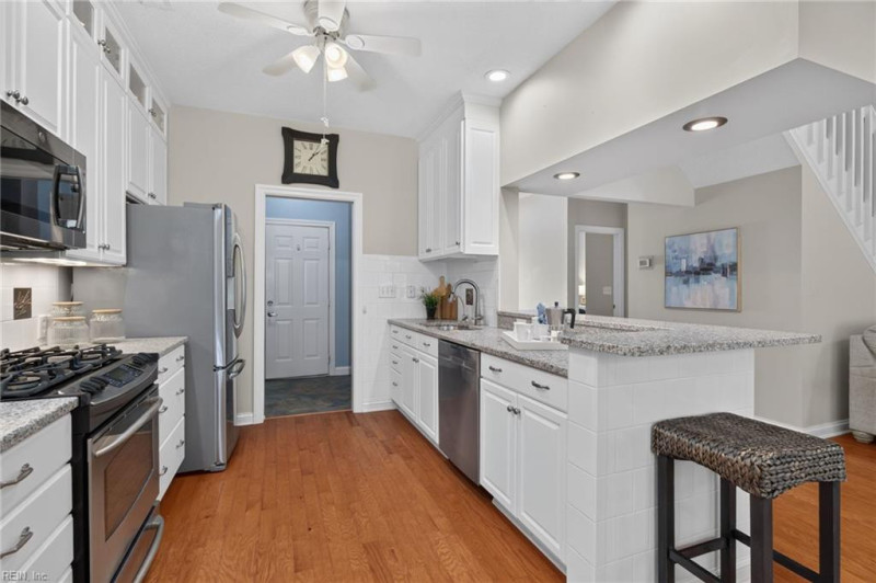 Photo 7 of 39 residential for sale in Virginia Beach virginia