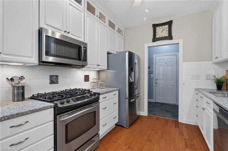 Photo 8 of 39 residential for sale in Virginia Beach virginia