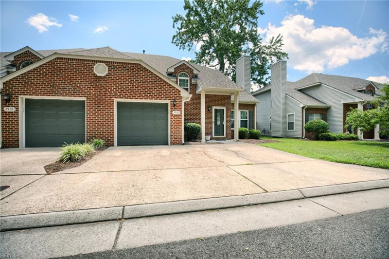 Photo 3 of 26 residential for sale in Chesapeake virginia