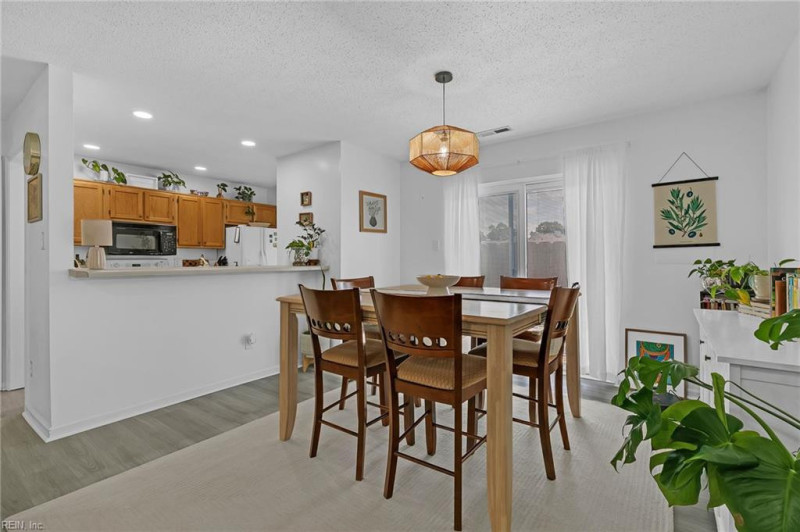 Photo 9 of 26 residential for sale in Chesapeake virginia