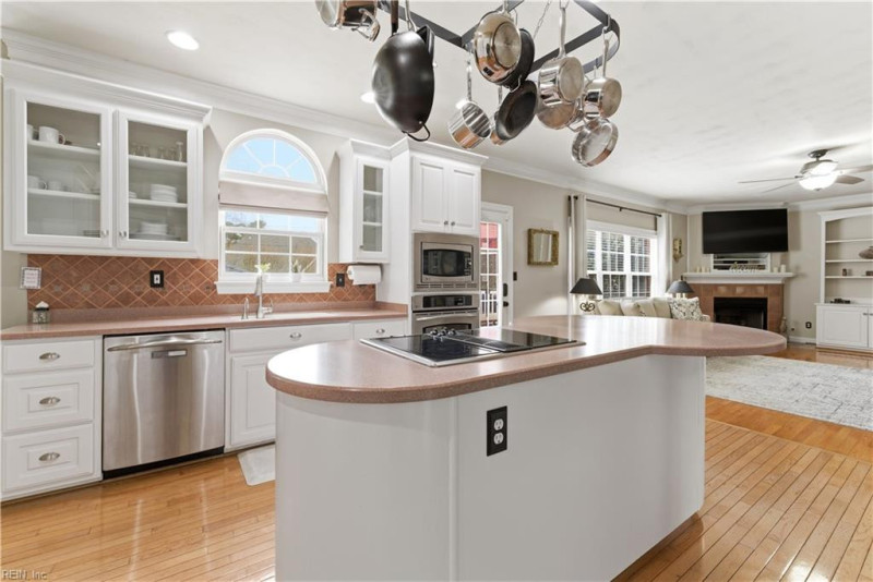 Photo 11 of 48 residential for sale in Chesapeake virginia