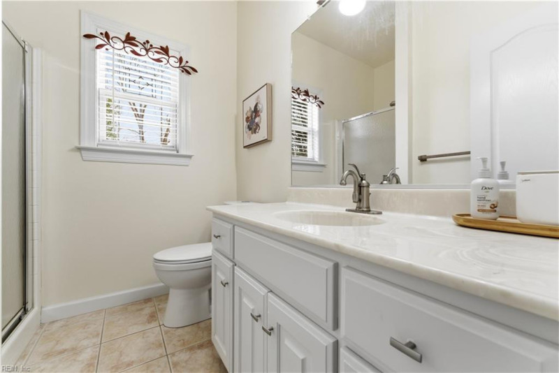 Photo 13 of 48 residential for sale in Chesapeake virginia