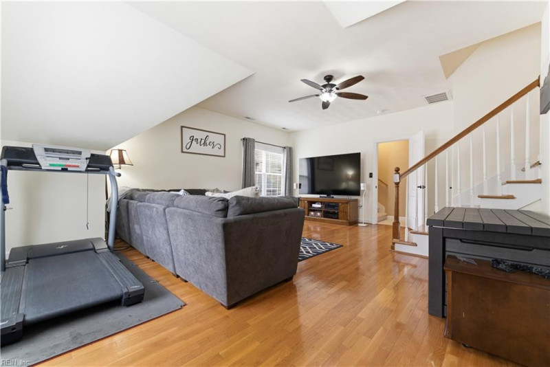 Photo 17 of 48 residential for sale in Chesapeake virginia